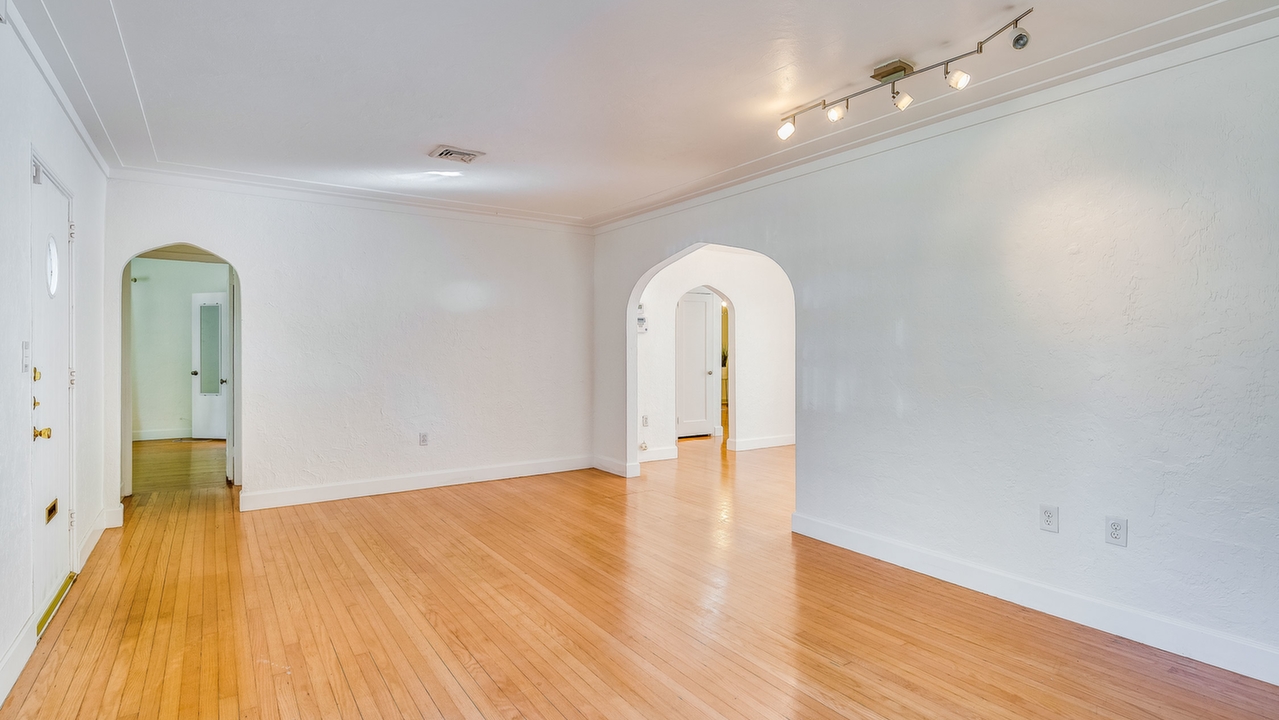 510-NE-93rd-St-04