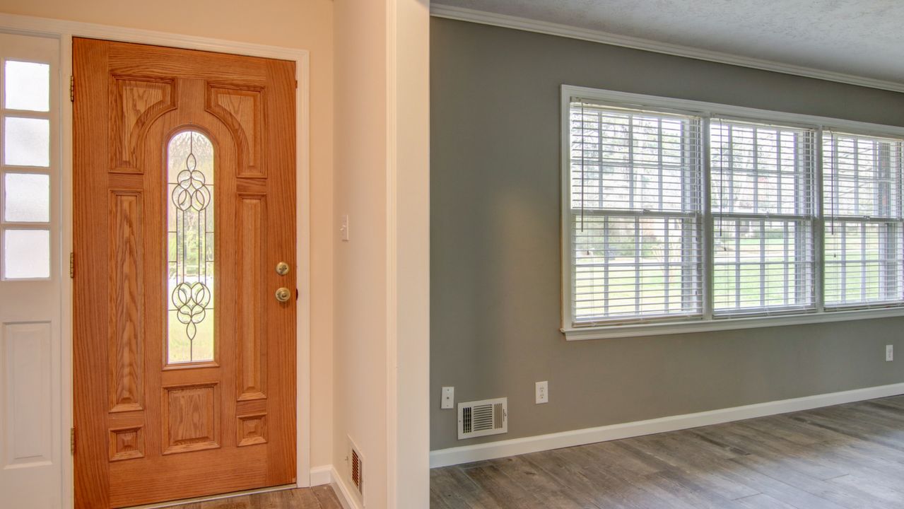 Foyer to Living Area