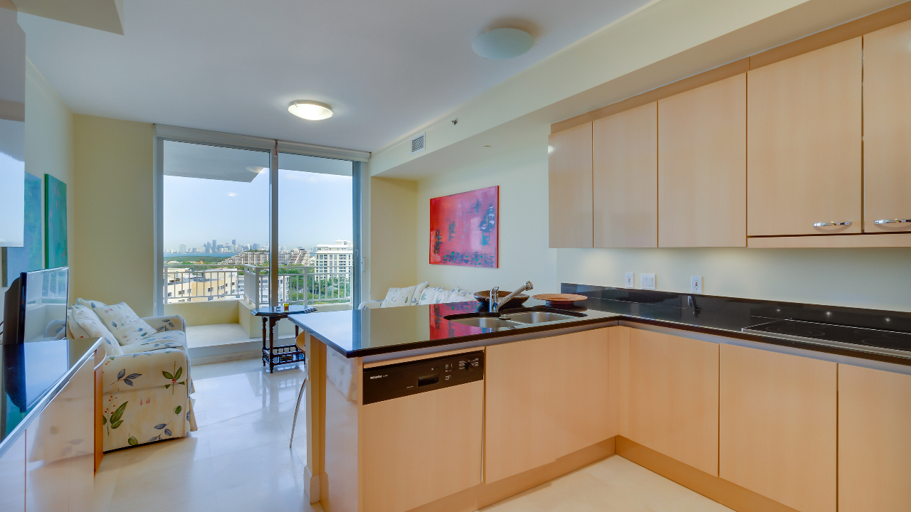 Ocean-Tower-Two-#1402-10