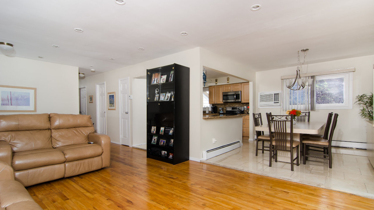 1827 Gerald Ave, East Meadow, NY, 11554 Scene 2