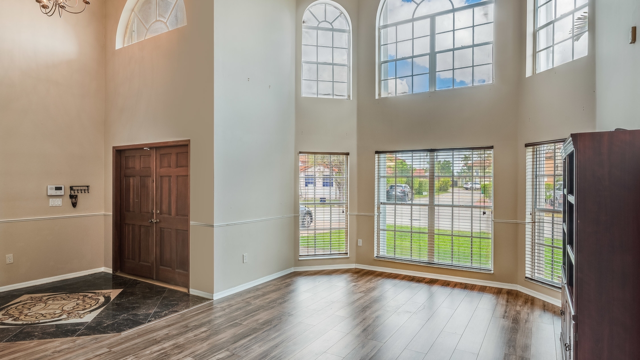 8930-NW-201st-St-002