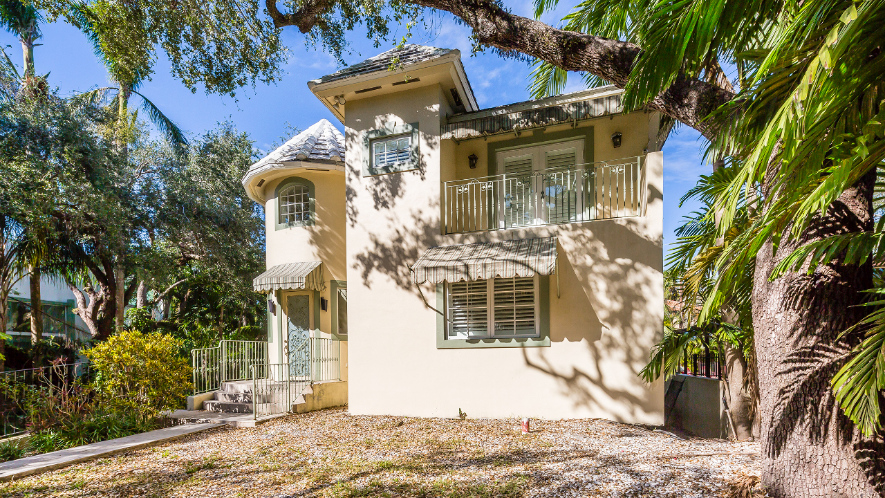 3637-Poinciana-Ave-03