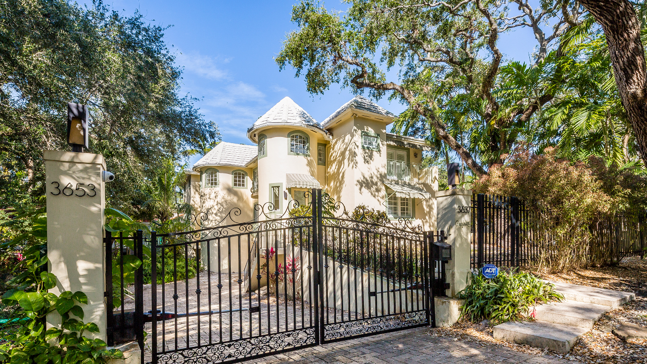 3637-Poinciana-Ave-01