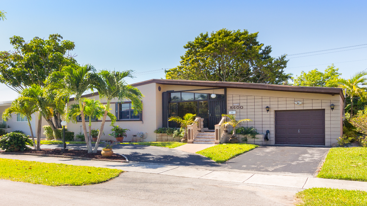 8600-SW-33rd-Ter-01