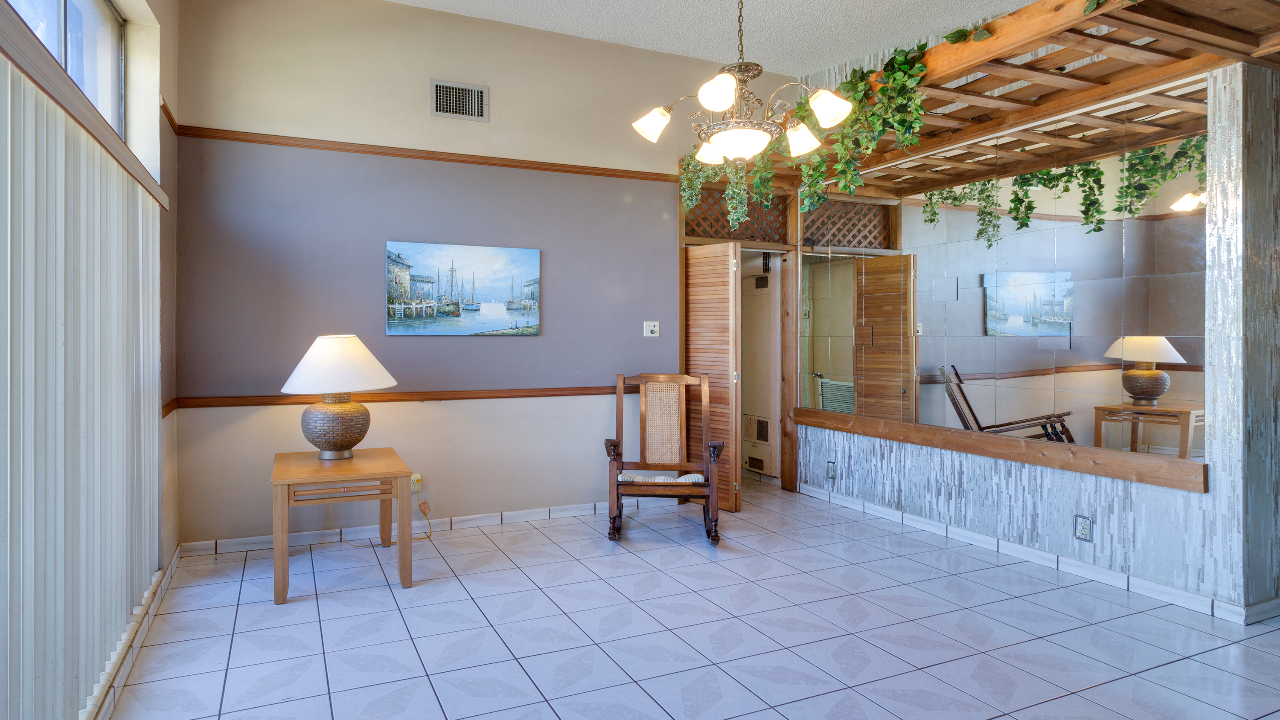 8600-SW-33rd-Ter-03