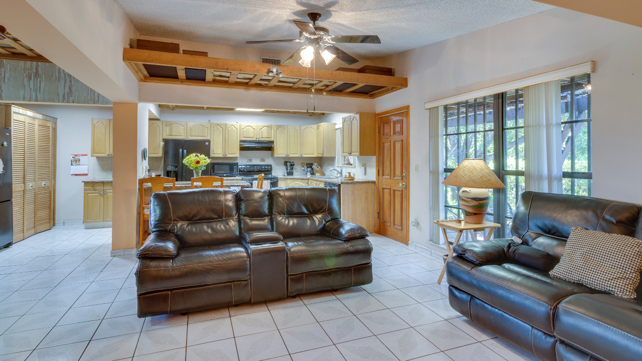 8600-SW-33rd-Ter-04