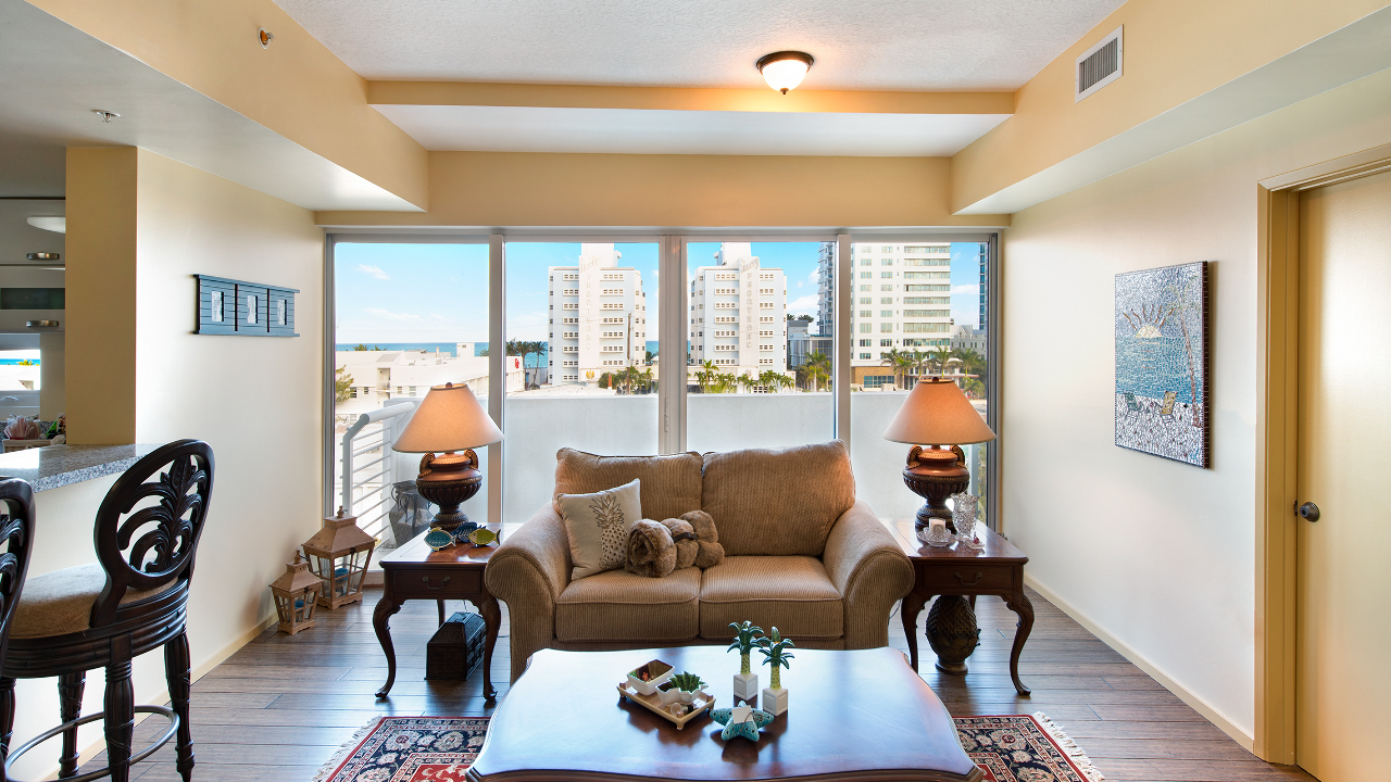 Regatta-Condo-#501-03