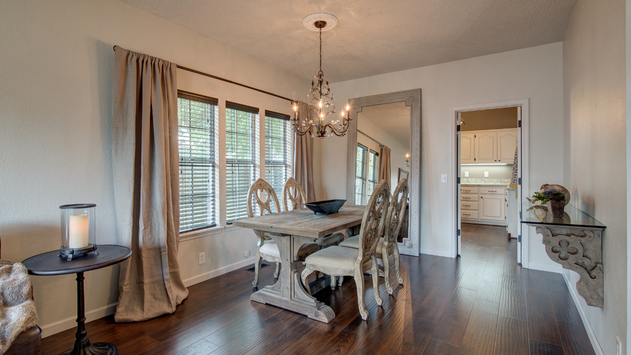 Dining-Combo/with Family Room