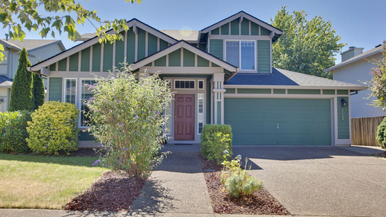 15488 Honeysuckle Way, Clackamas, OR, 97015 Scene 1