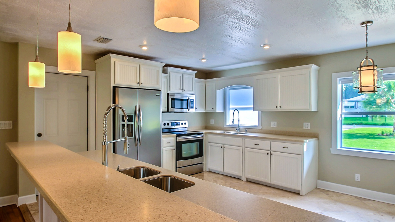 Kitchen & Double Sinks