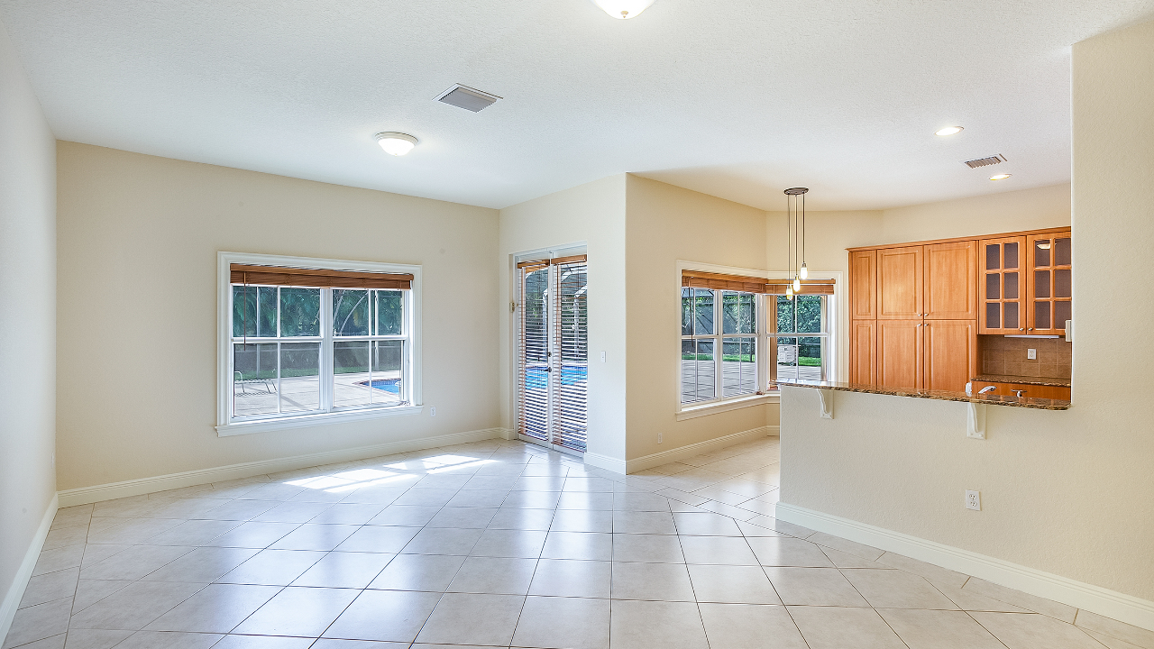 8234-SW-193rd-St-07
