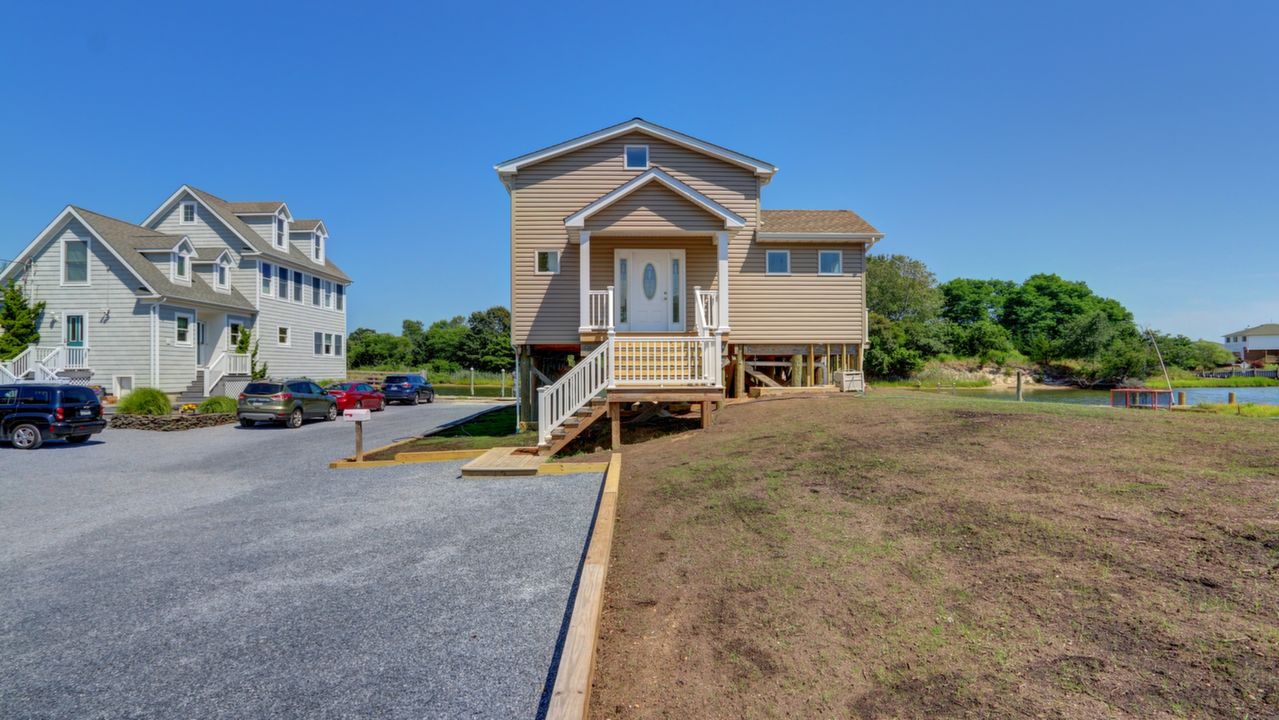 10 Sea Breeze Pl, Center Moriches, NY, 11934 Scene 2