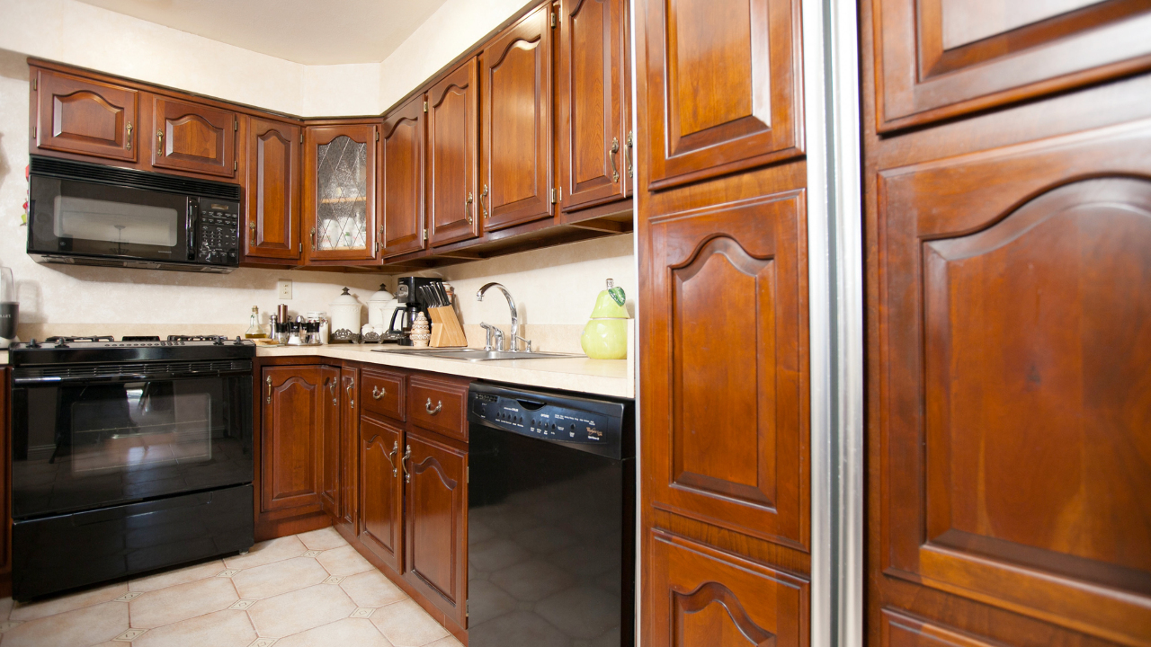 221 Martin Dr, Syosst, NY, 11791 Scene 3