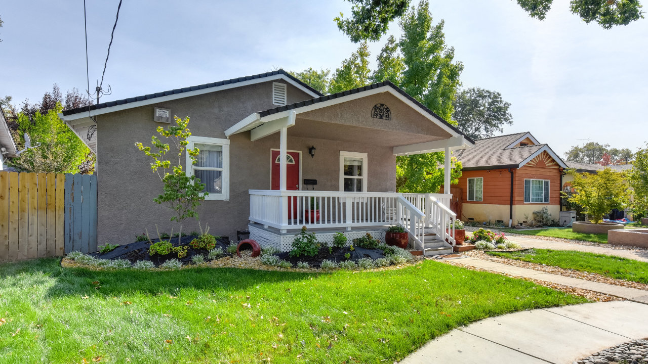 2041 55th Street, Sacramento, CA, 95817 Scene 2