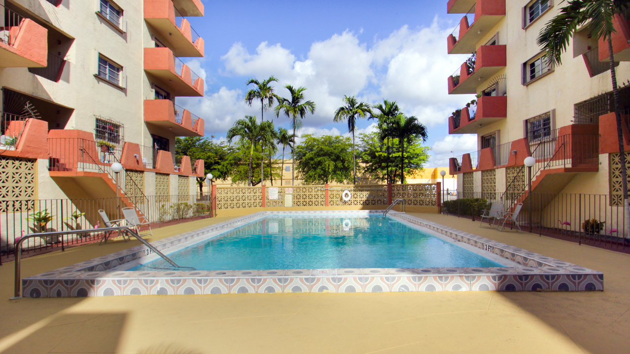 1630-W-46th-St-#405D-02