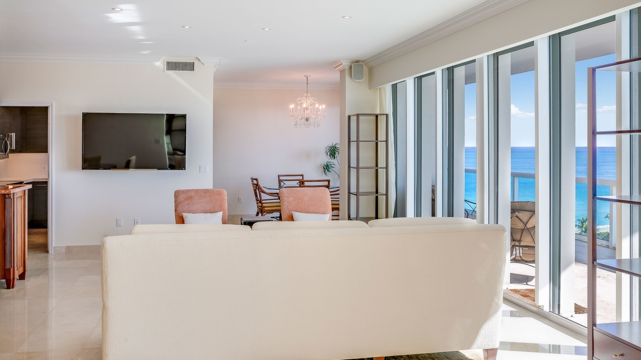 Palace-@Bal-Harbour-9D-03