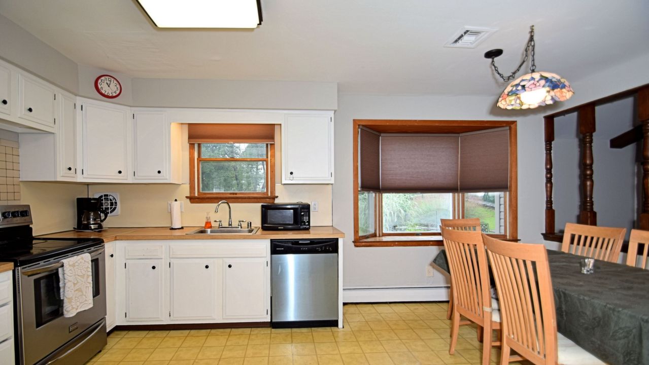 549 Long Meadow Rd, Trooper, PA, 19403 Scene 3