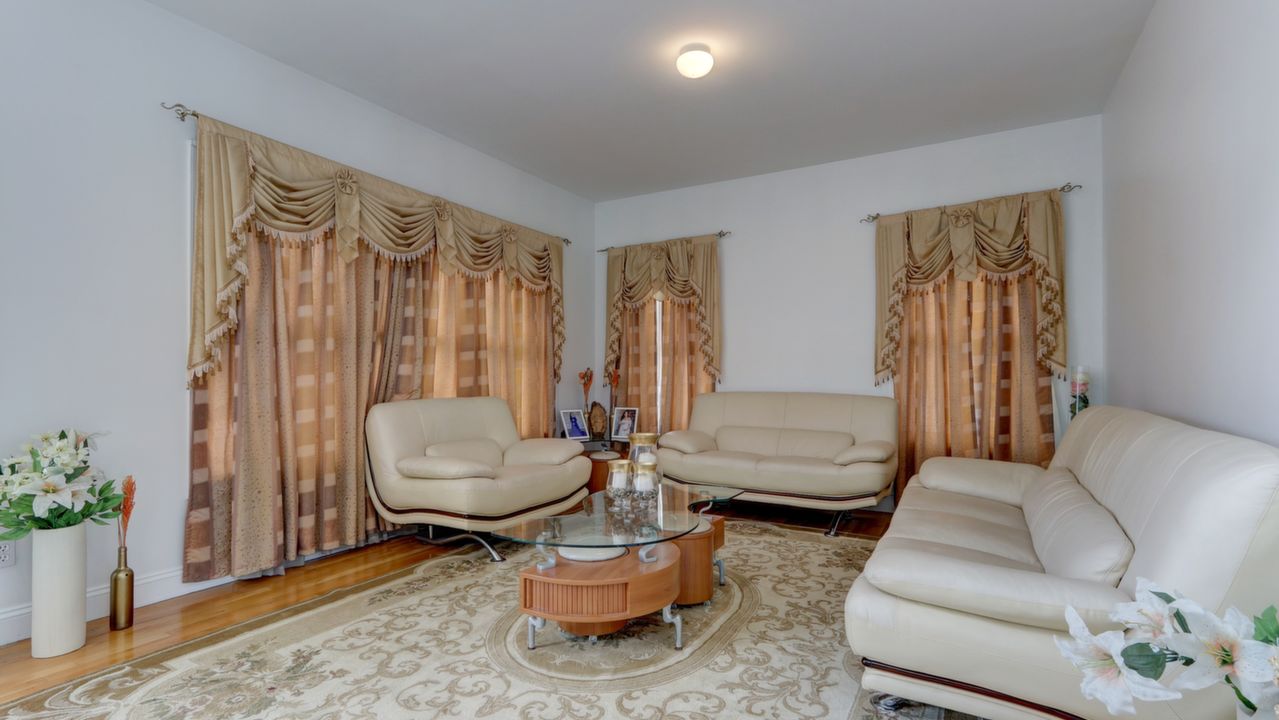 20 Sarah Ct, Deer Park, NY, 11729 Scene 4