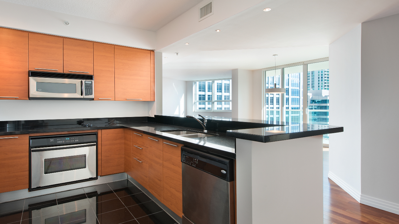 350-Las-Olas-Place-#1730-03