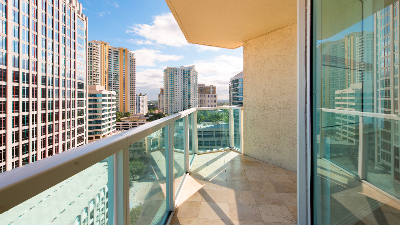 350-Las-Olas-Place-#1730-04