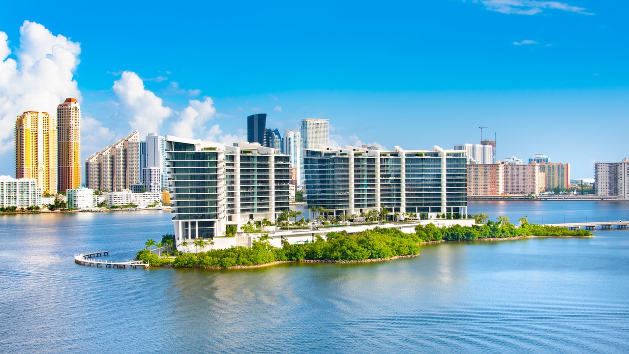 Prive?-Island-#908N-01