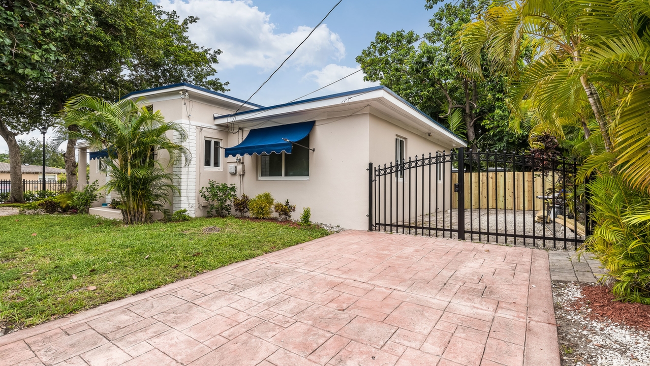 8901-N-Miami-Ave-01