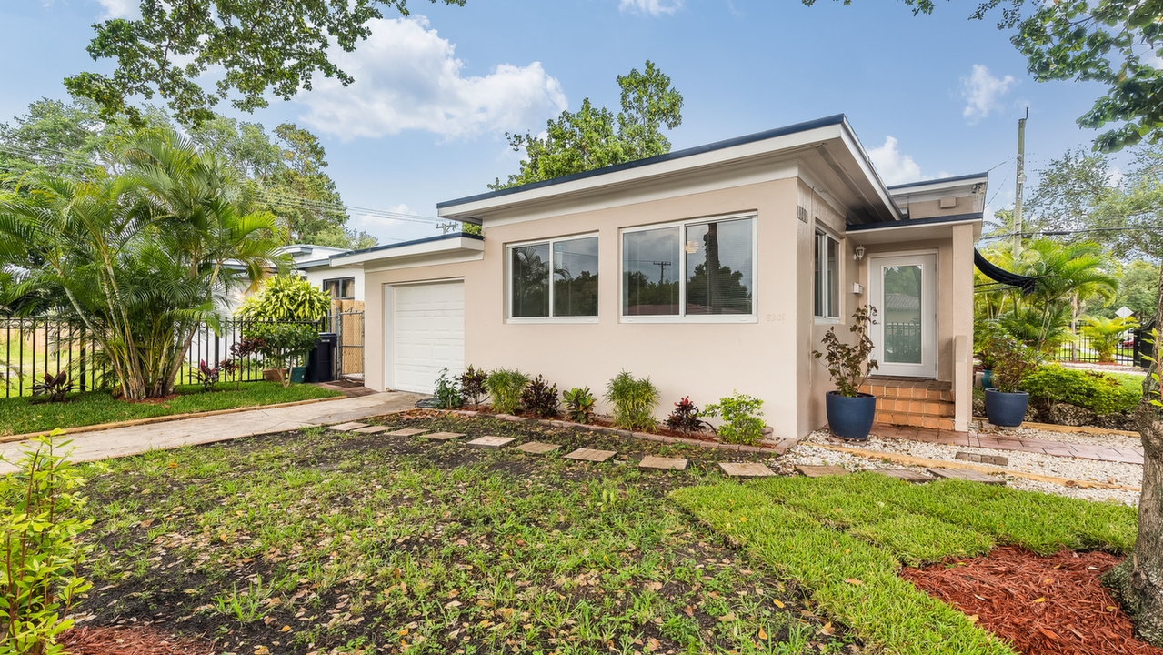 8901-N-Miami-Ave-02