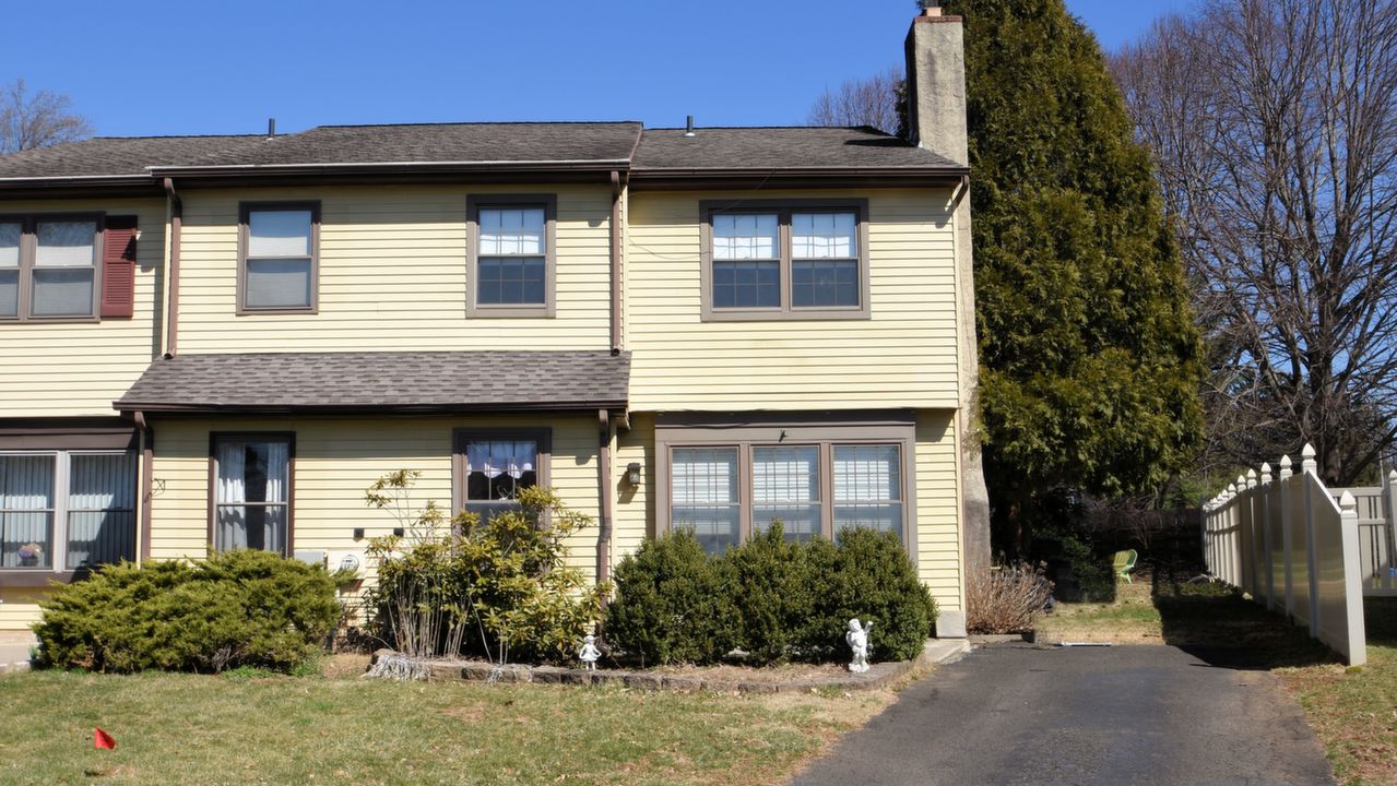 26 Brownstone Dr, Horsham, PA, 19044 Scene 1