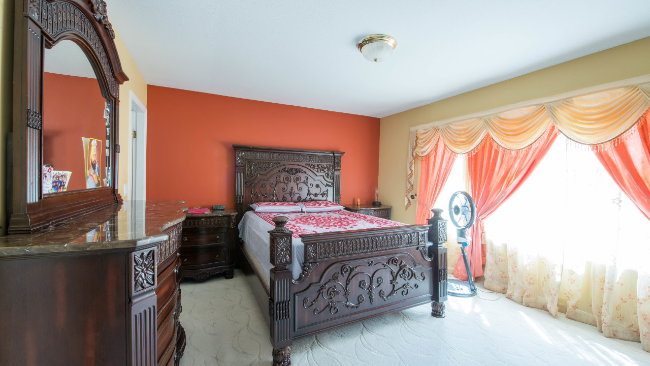 Master Bed Room