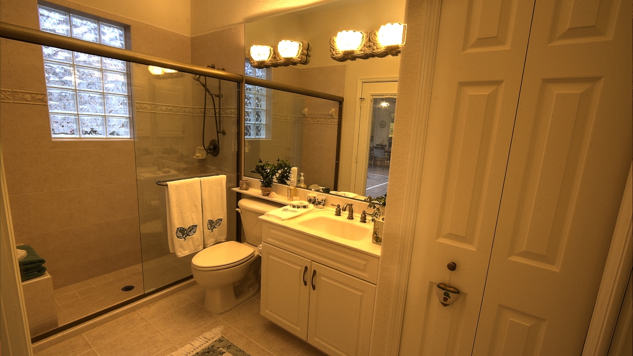 GUEST FULL BATH 1