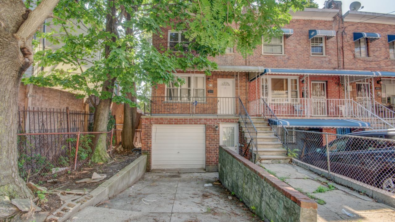 4816 Barnes Ave, Bronx, NY, 10470 Scene 1