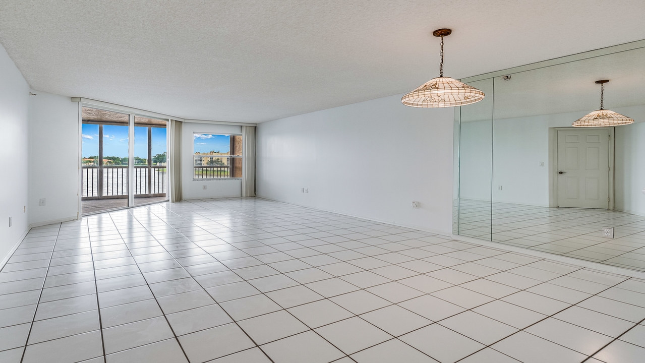 Granville-Condo-#312-03