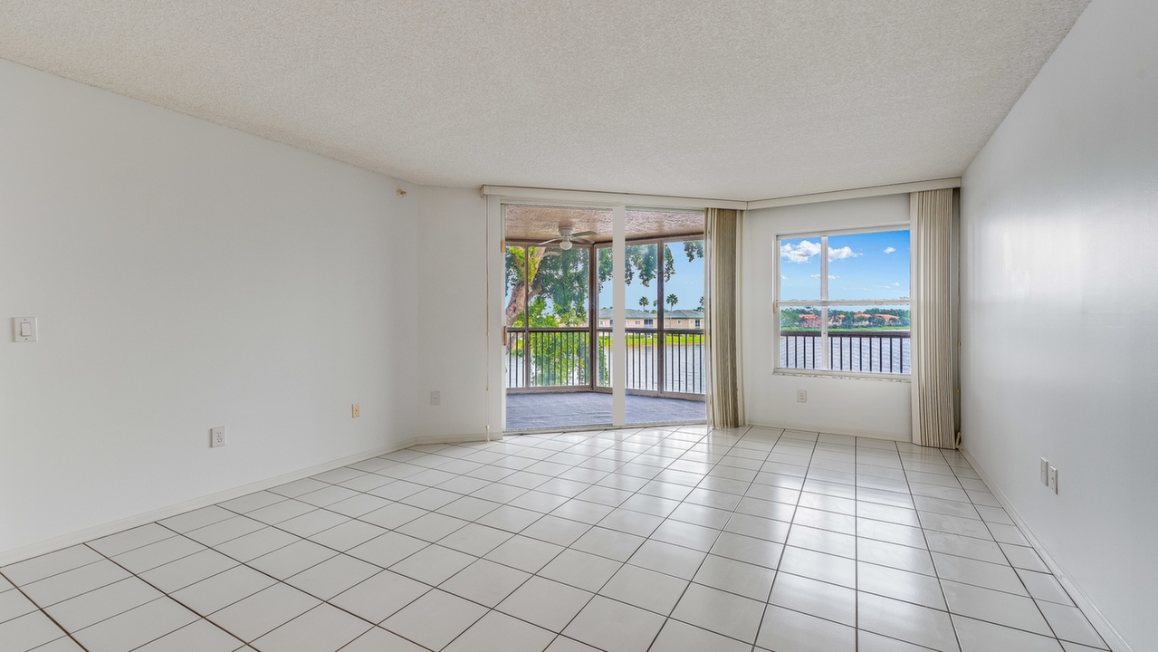 Granville-Condo-#312-04