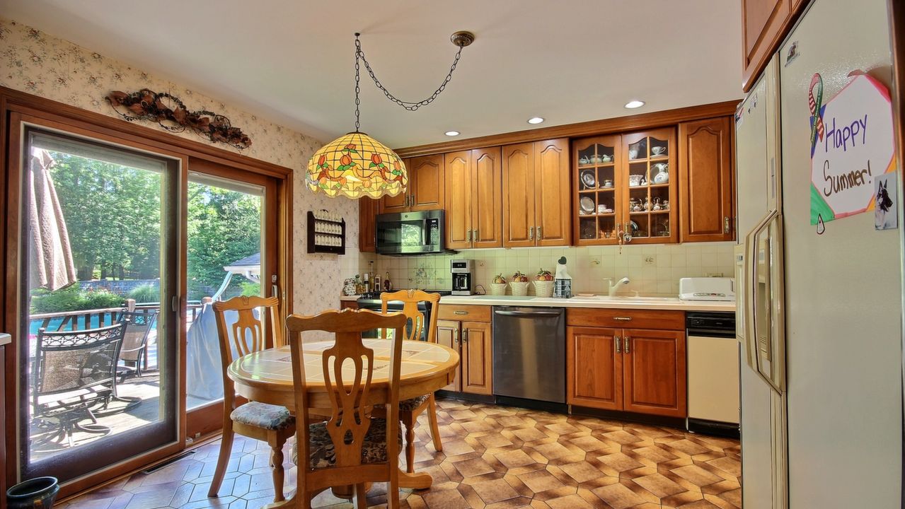 Eat In Kitchen with Slider To Deck