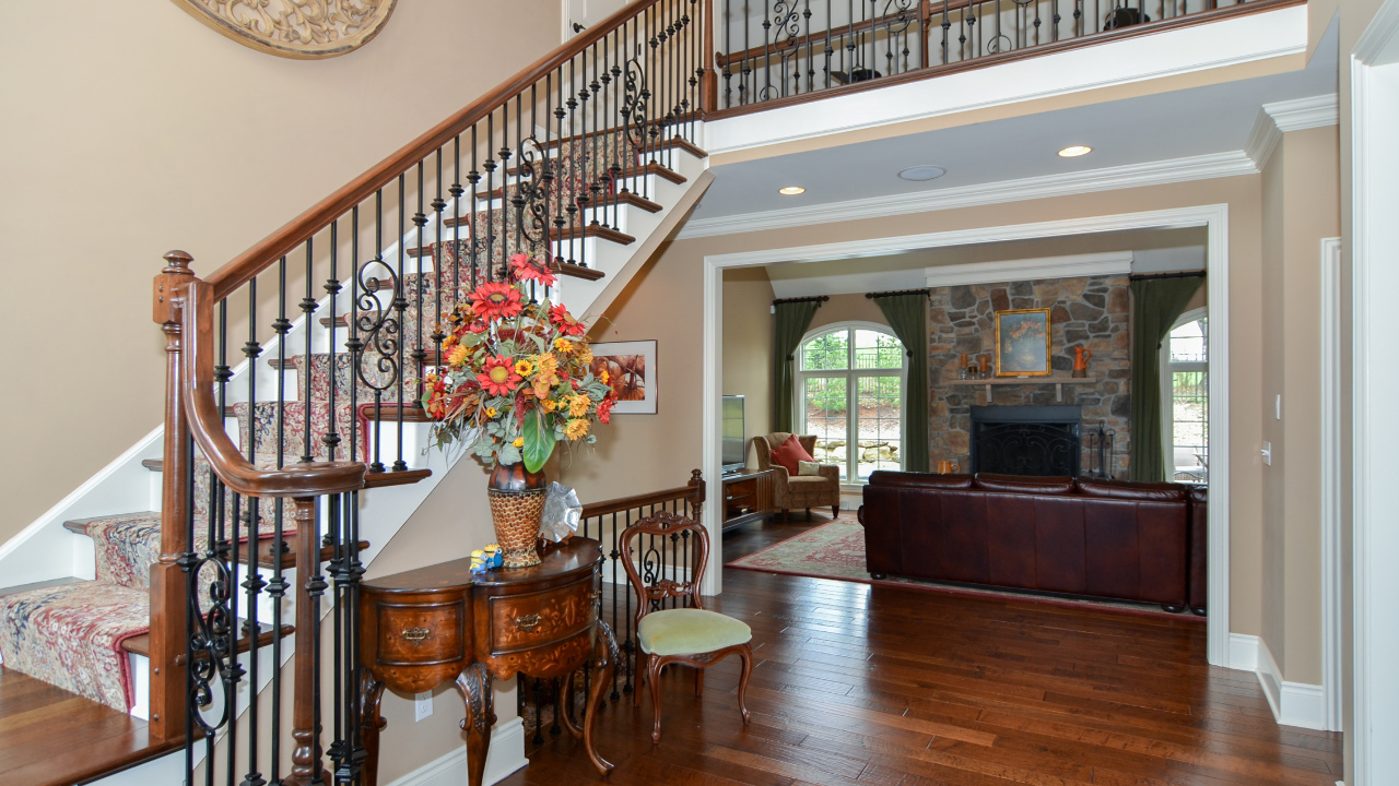 Entry to Family Room