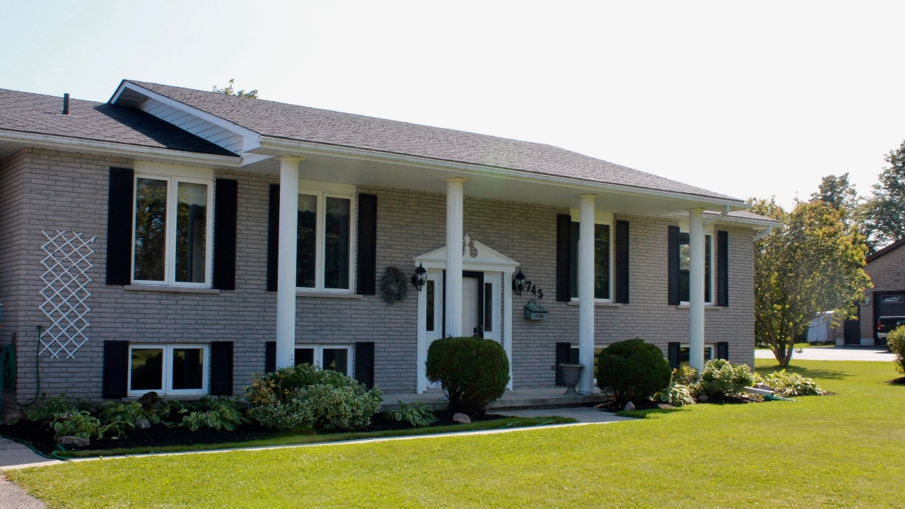 745 EDMISON ROAD, PETERBOROUGH, ON, K9J 6X3 Scene 2