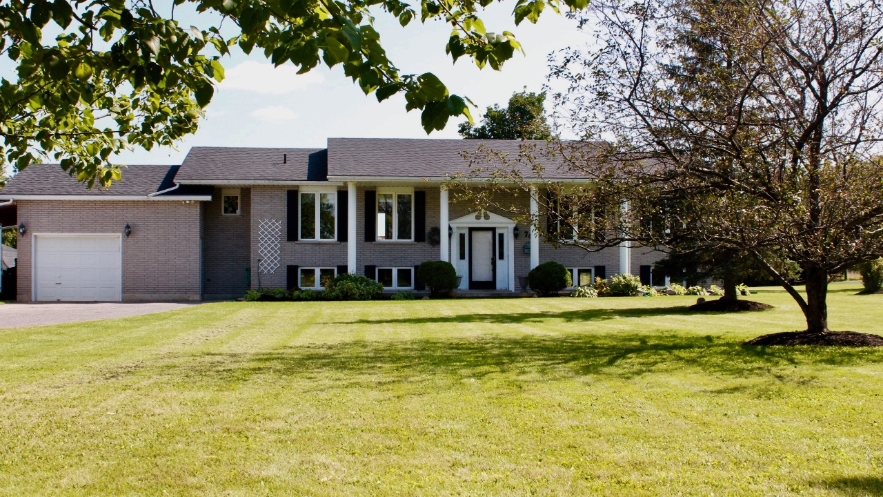 745 EDMISON ROAD, PETERBOROUGH, ON, K9J 6X3 Scene 1