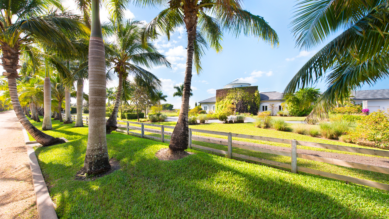 5121-Las-Palmas-Ave-03