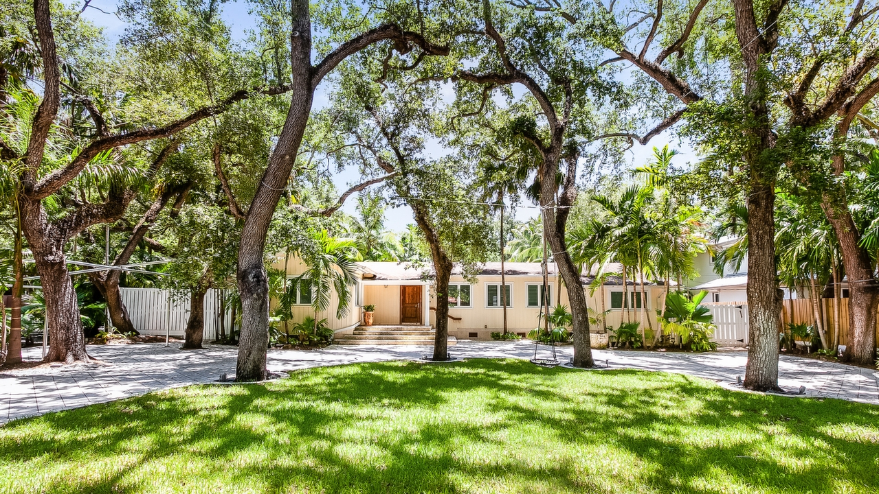 2801 Seminole St-01