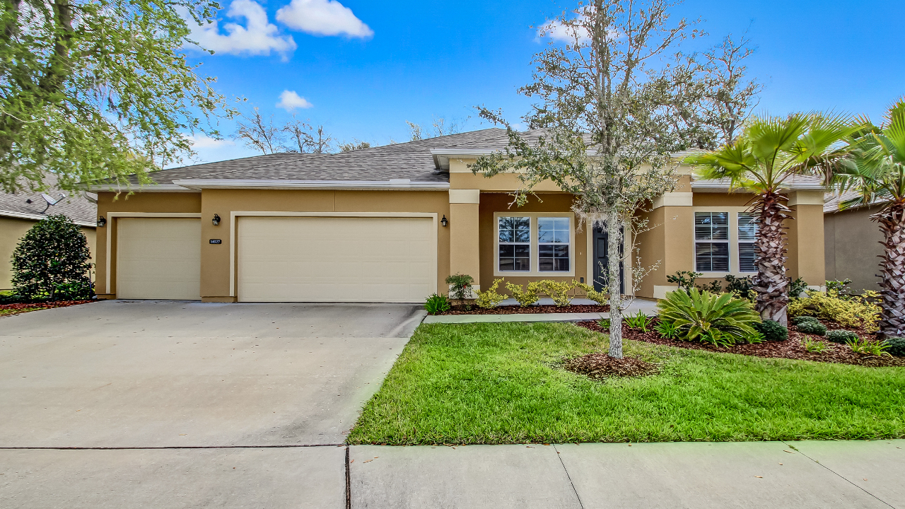 Welcome to 10327 Oxford Lakes Dr!