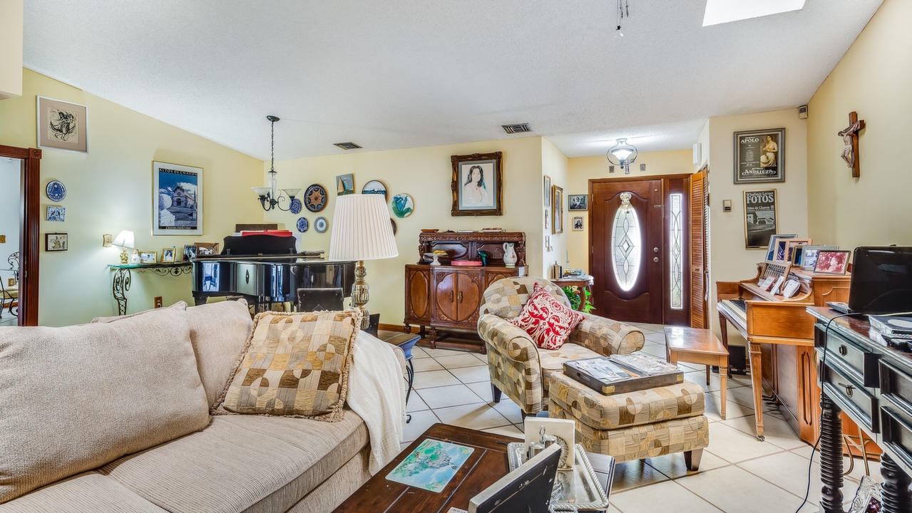 6670-SW-104th-Ct-04