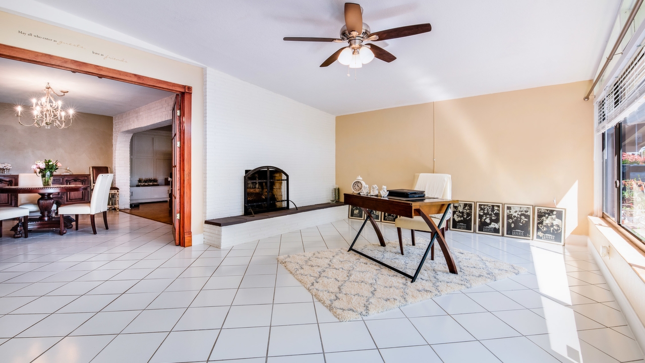 414-S-57th-Ave-03