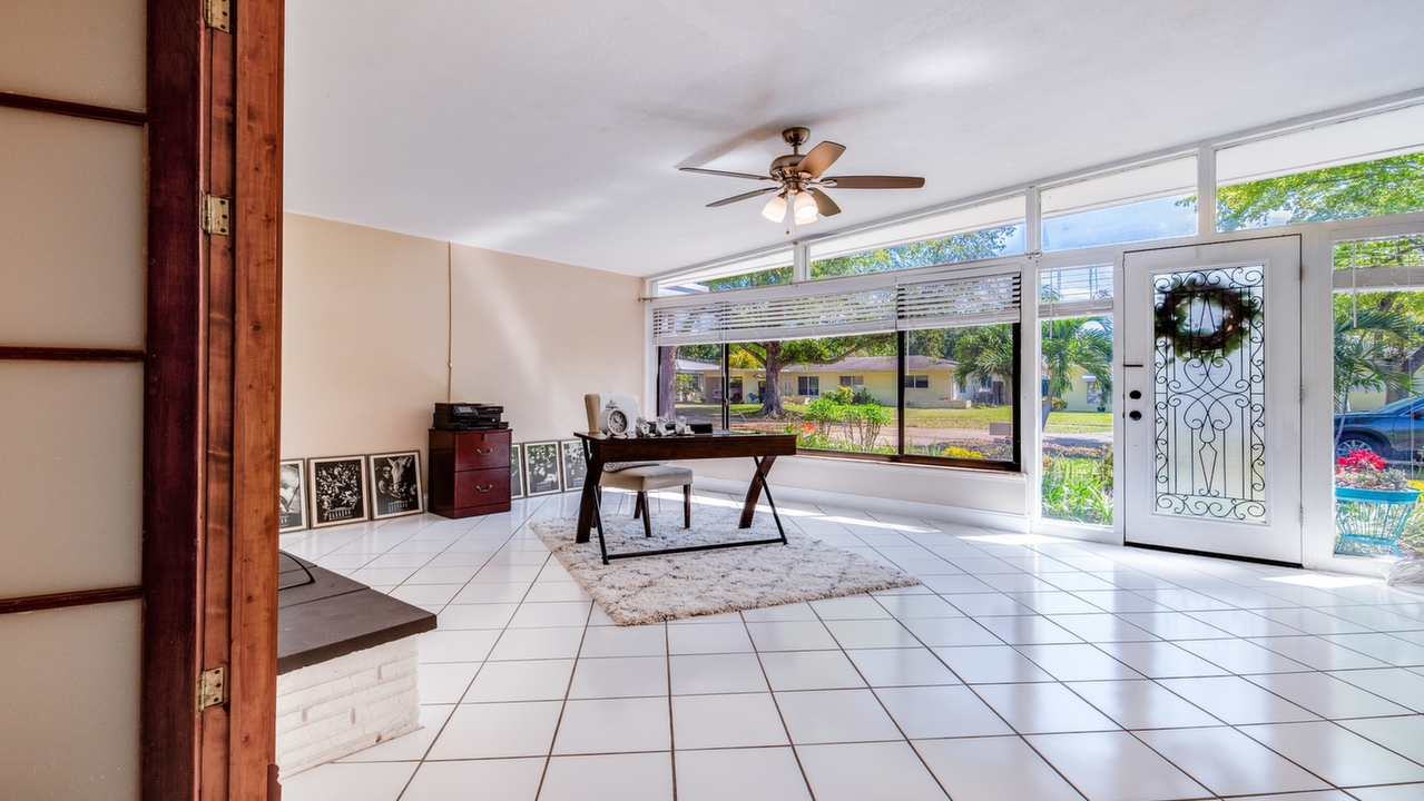 414-S-57th-Ave-04