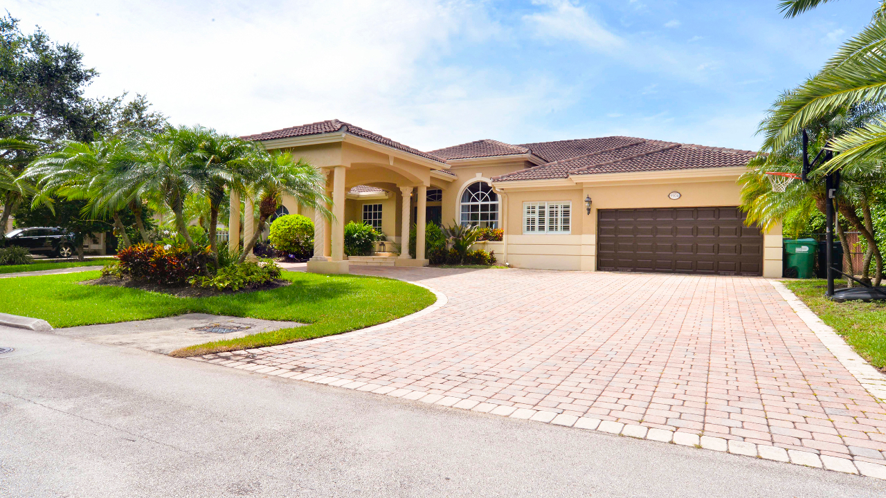 9504-SW-125th-Ter-02