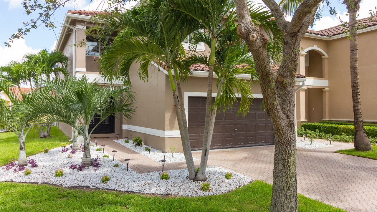 14747-SW-132nd-Ct-01