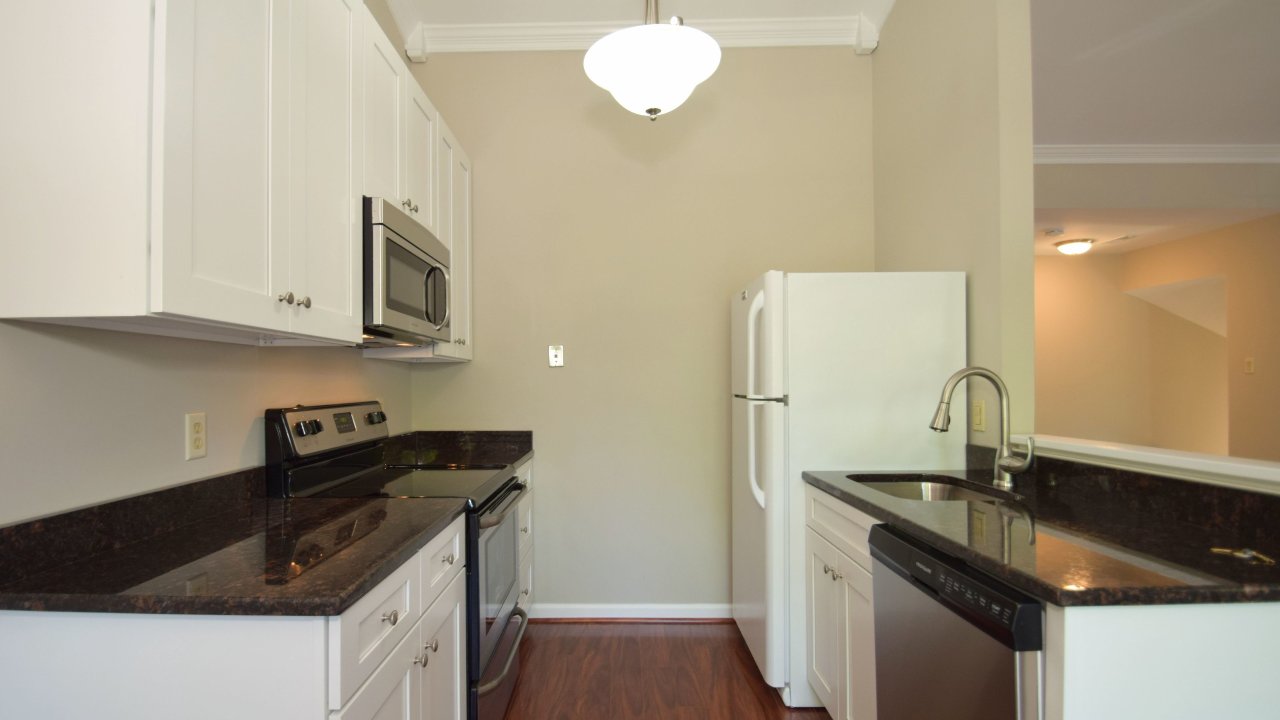 698 Beacon Hill Dr, Holland, PA, 18966 Scene 3