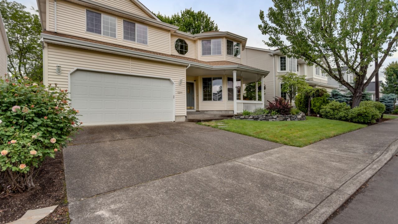 12275 SW Hollow Lane, Portland, OR, 97223 Scene 1