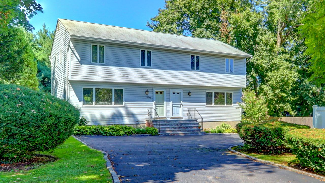 40 Hillside Ave, Huntington, NY, 11743 Scene 3