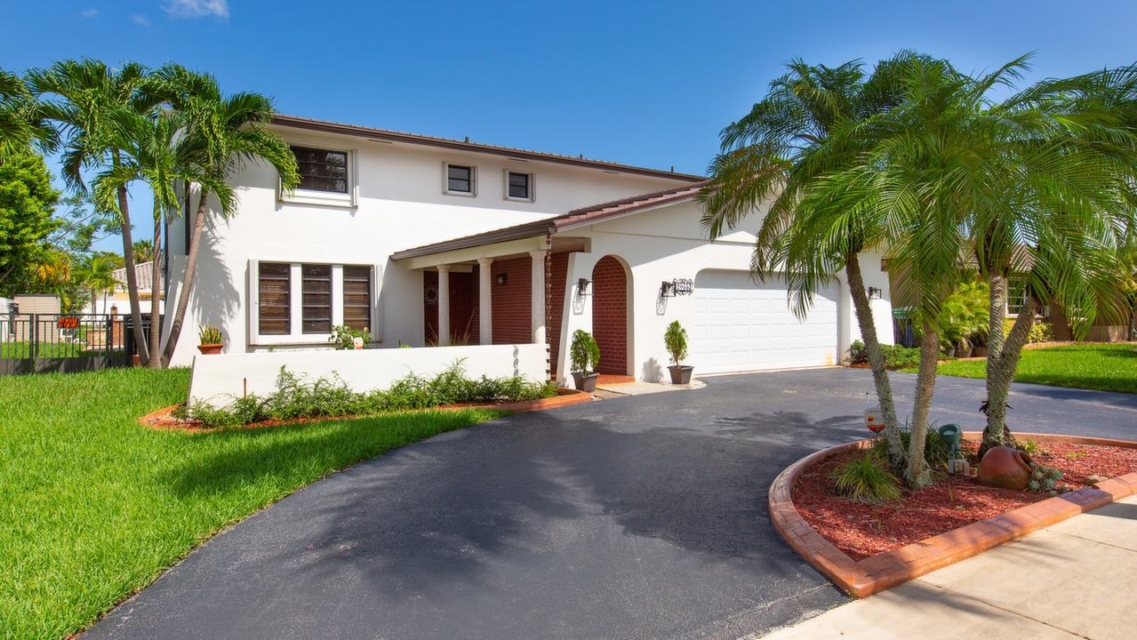 2055-SW-123rd-Ct-01