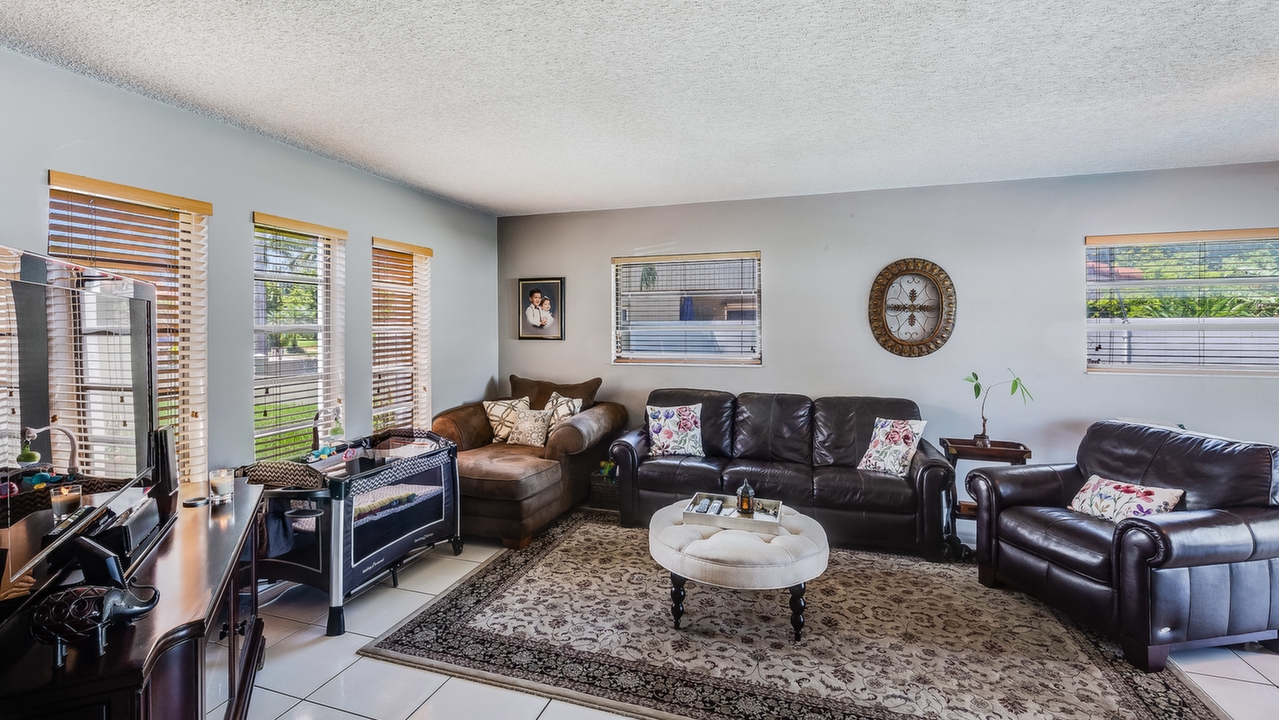 2055-SW-123rd-Ct-04